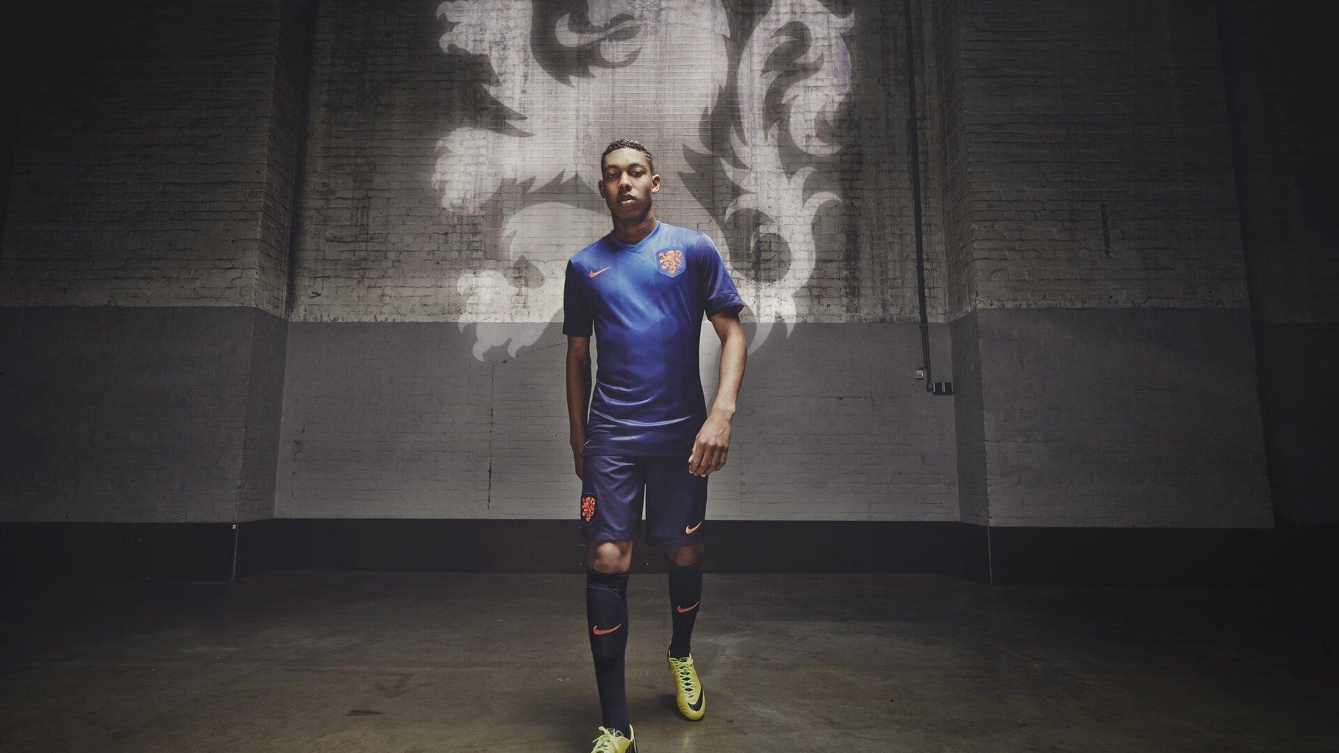 三狮防线酝酿新变革，水晶宫铁闸或顶替斯通斯，新星有望填补阿克空缺